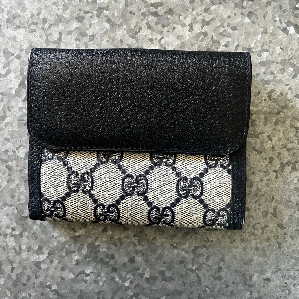 Vintage Gucci Wallet - Picture 2 of 8